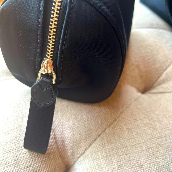 Kate Spade Black Tote (EUC) w/Matching New Travel Cosmetic Case & Foldable Tote - Picture 8 of 16